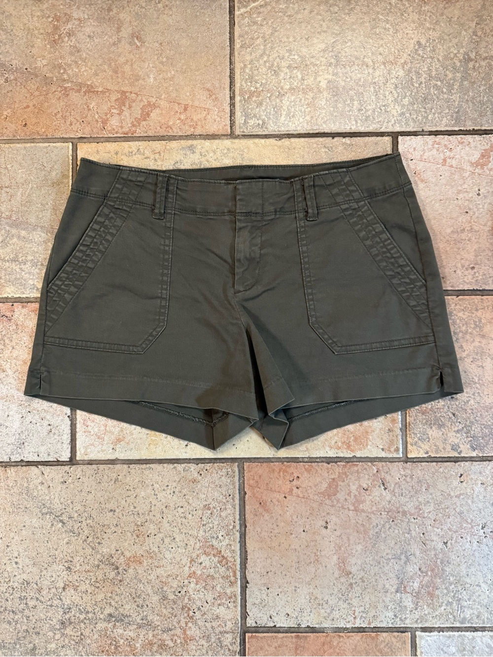 Old Navy Women’s Olive Green Shorts Size 2